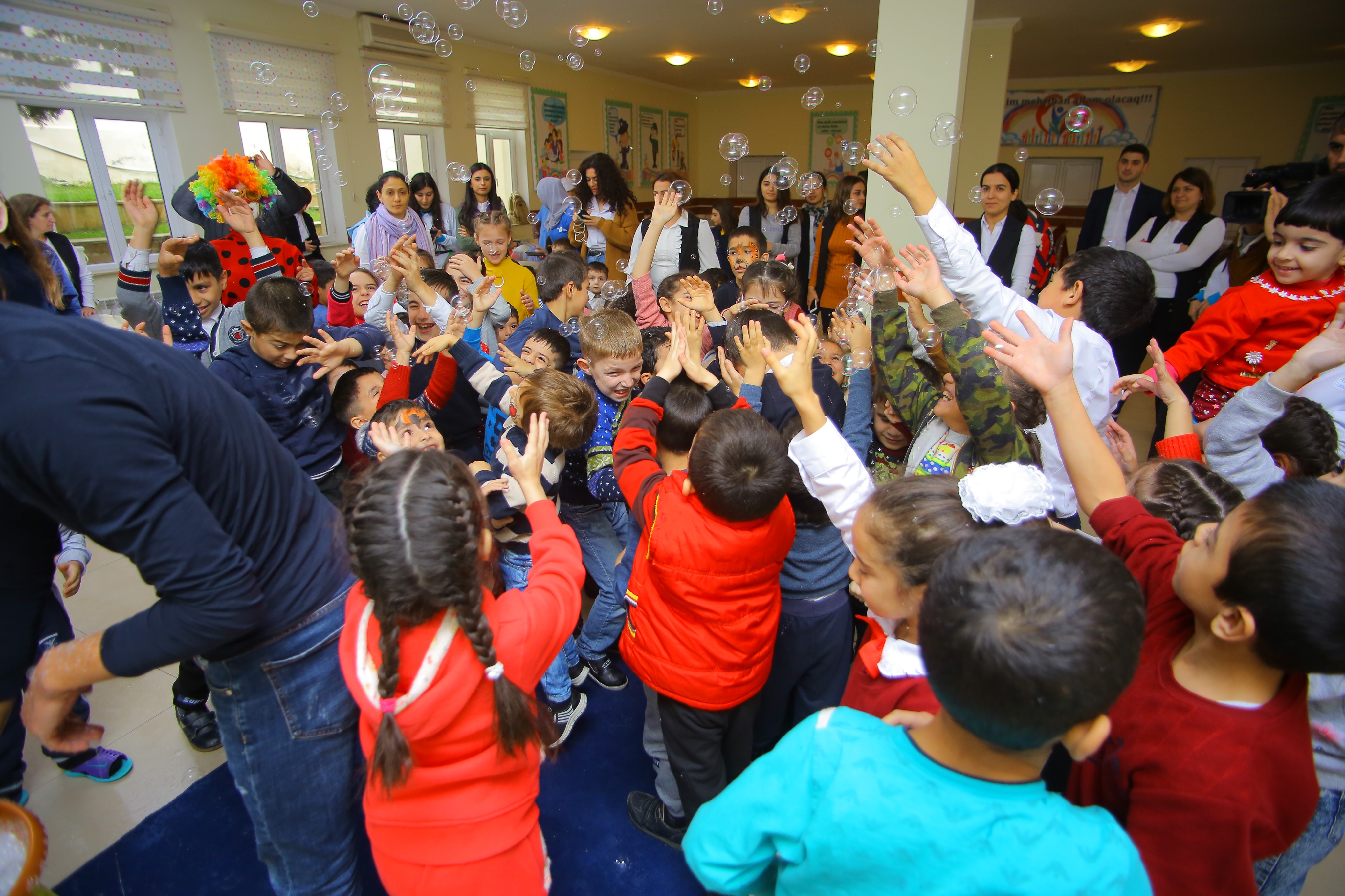 “Azərbaycan Könüllülük Həftəsi” çərçivəsində “Əlillər günü”nə həsr olunmuş aksiya keçirilib - FOTOLAR