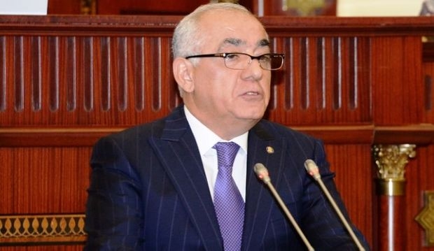 Əli Əsədovdan dövlət məktəbləri ilə bağlı QƏRAR