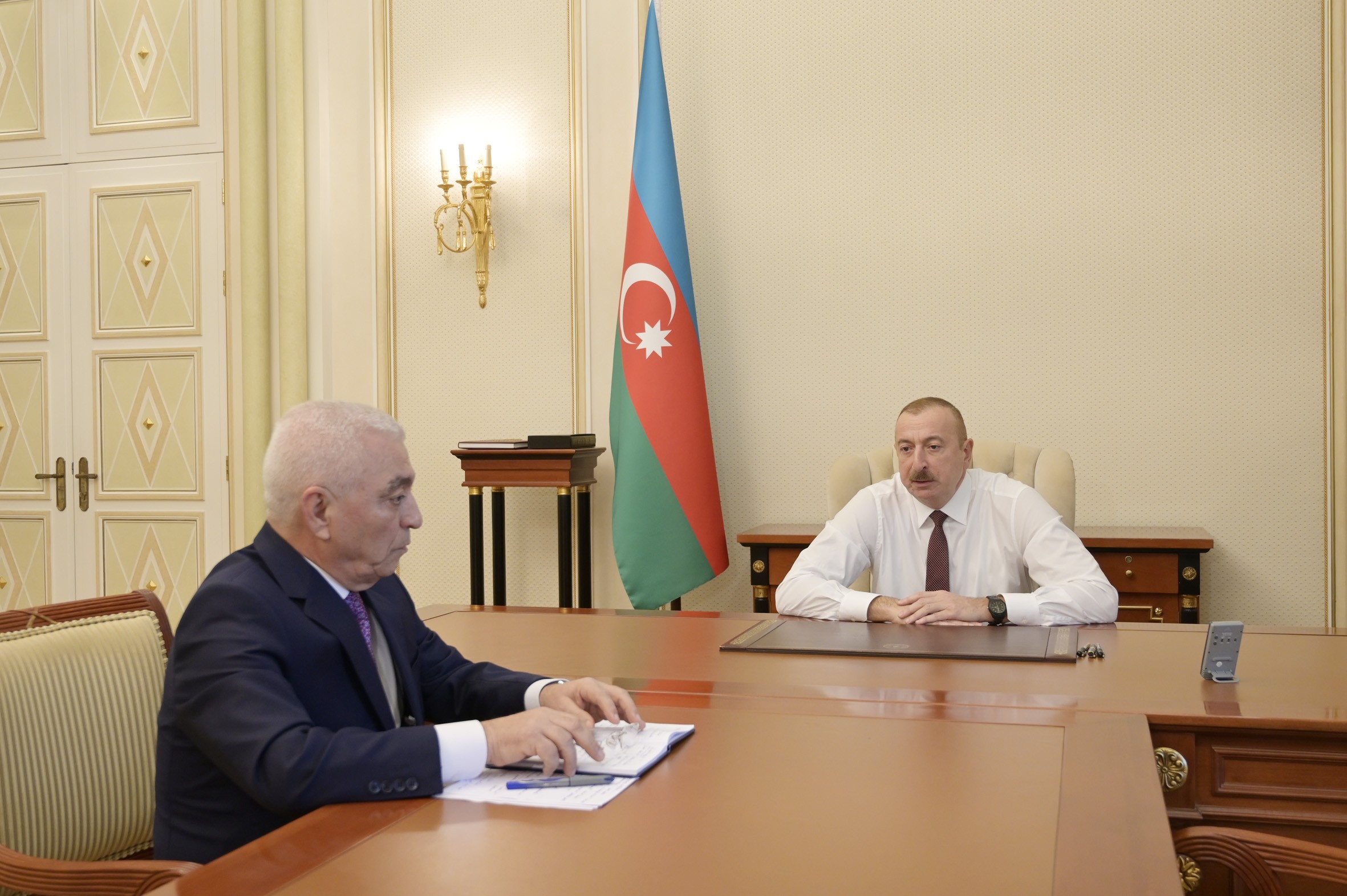 İlham Əliyev “Azərenerji” ASC-nin prezidentini qəbul edib