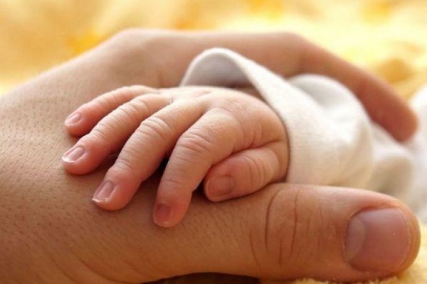 Azərbaycanda yeni doğulan körpə öldü