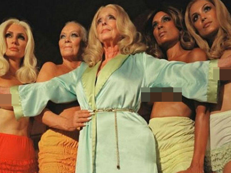 Yaşlı modellər “Playboy” üçün soyundu- FOTO