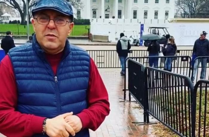 Elariz “Ağ ev”in önünə getdi: "Trampı gözləyirəm” - VİDEO