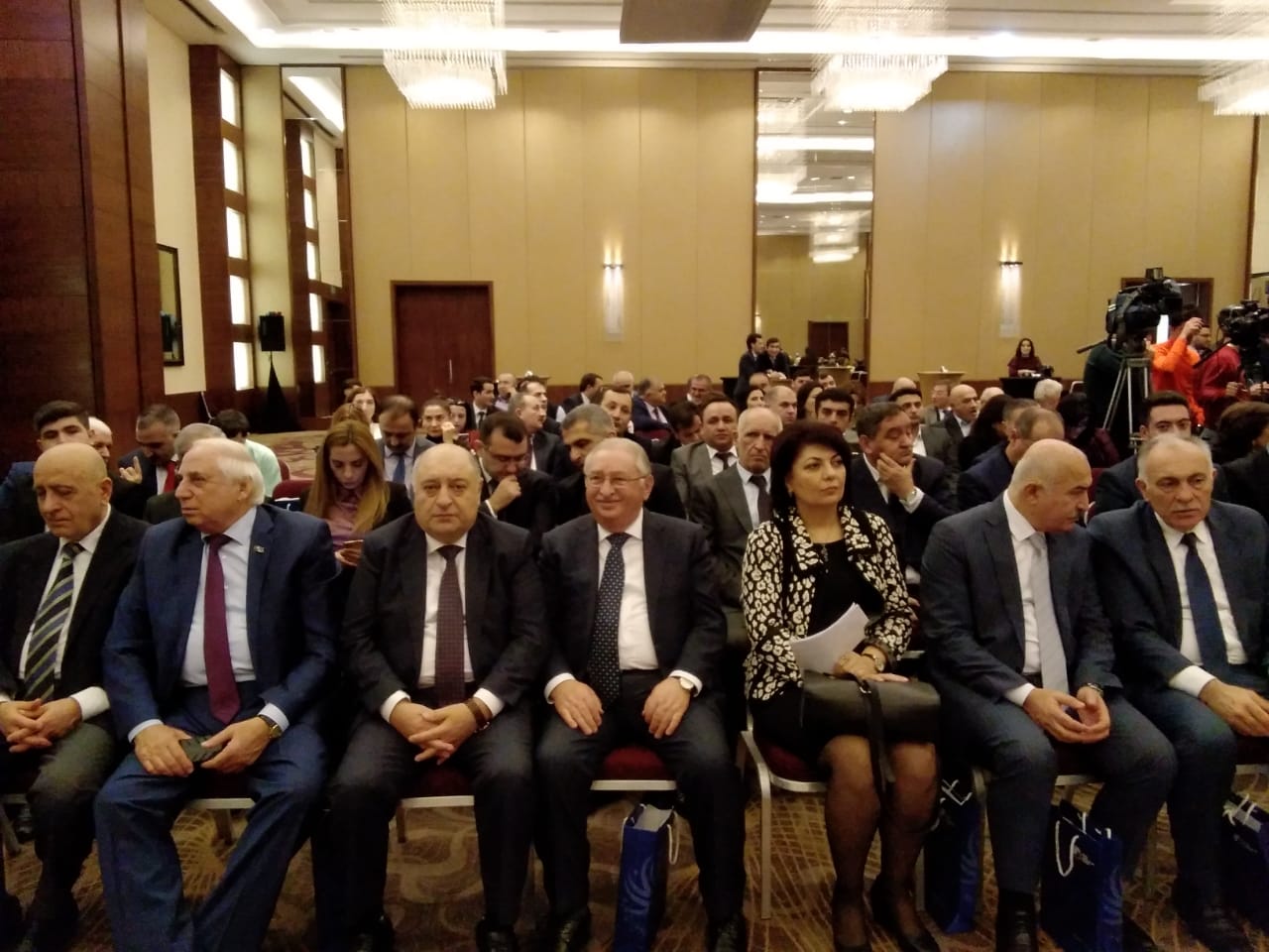Sosial Tədqiqatlar Mərkəzi yeni imtahan modelinə dair tədbir keçirdi