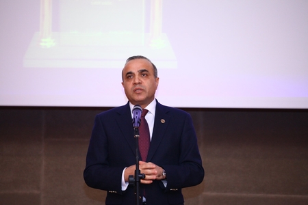 Azay Quliyev deputatlığa namizədiyini yenidən 8 saylı dairədən irəli sürür