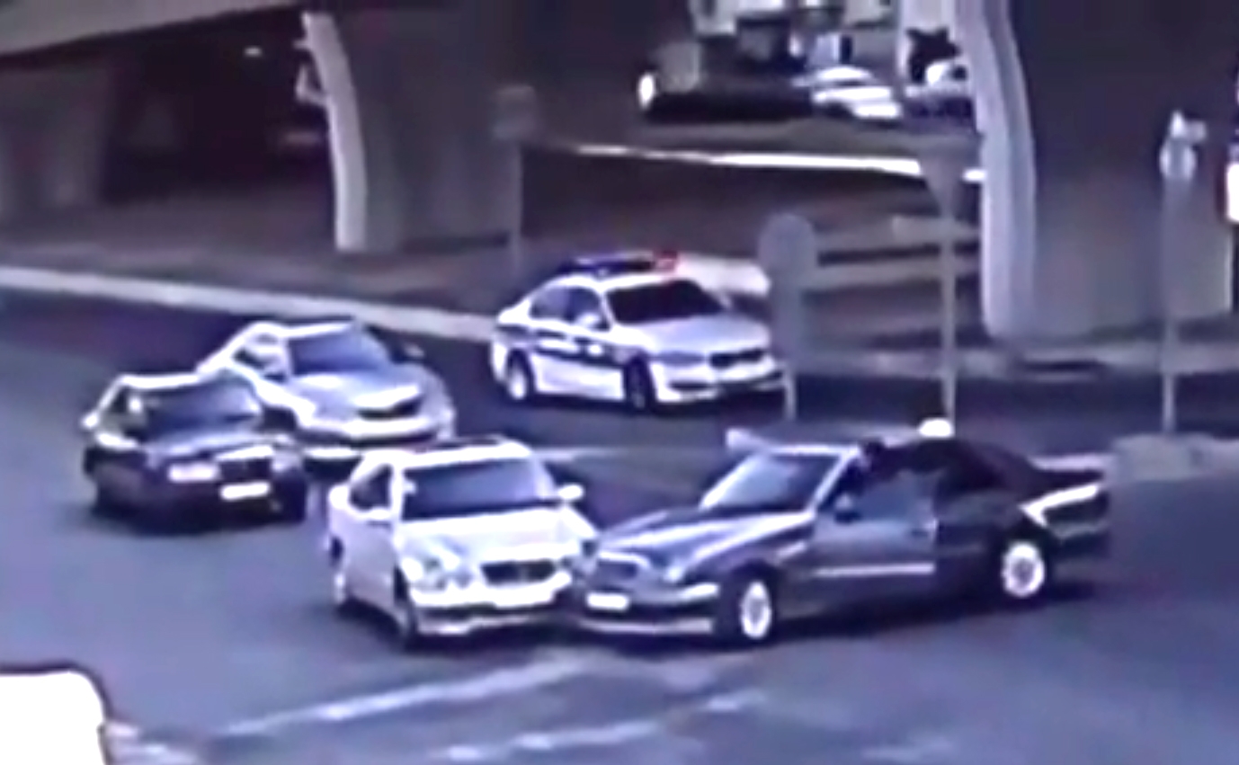 Bakıda yol polisinin gözü qarşısında baş verən qəzalar - ANBAAN VİDEO