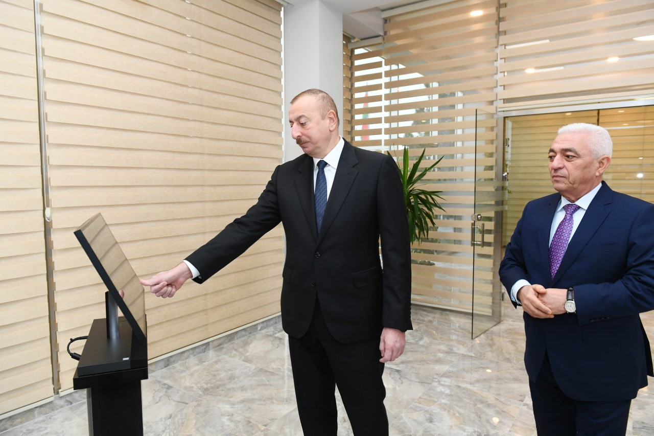 Prezident yarımstansiyanı işə saldı - Fotolar