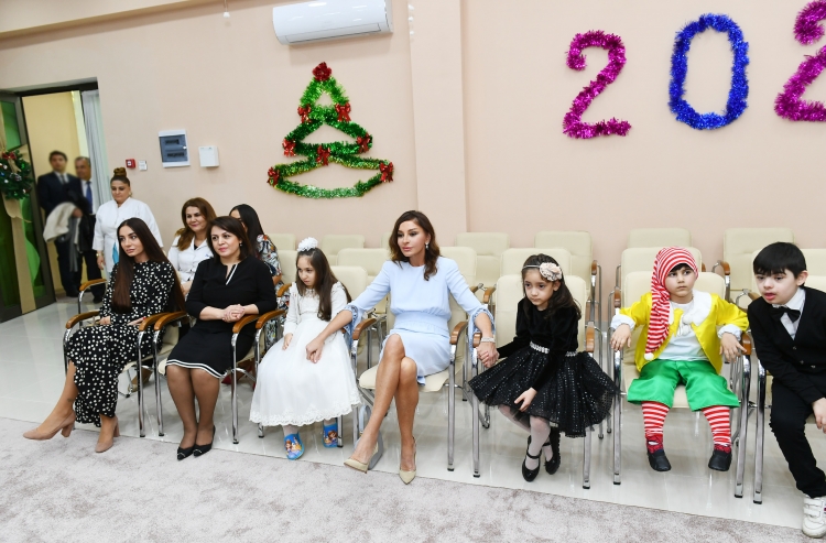 Mehriban Əliyeva uşaqlar üçün təşkil olunan bayram şənliyində iştirak etdi - FOTO - VİDEO