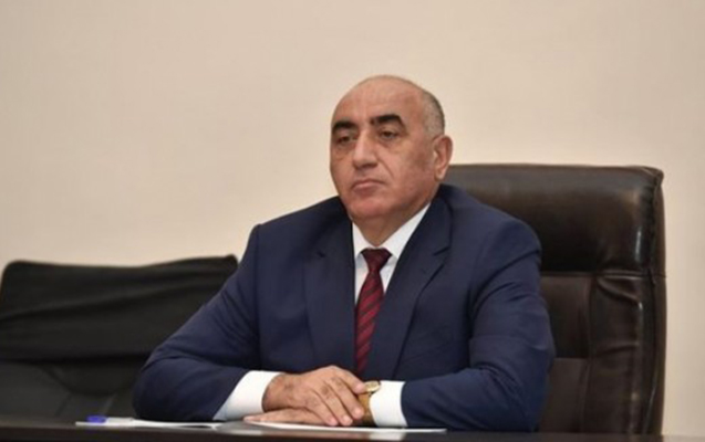 Həbs olunan başçının oğlu işdən çıxarıldı