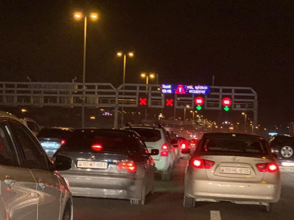 Aeroport istiqamətində qəza olub - Tıxac var - FOTO