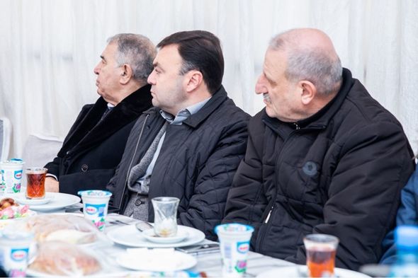 Elnur Allahverdiyev seçiciləri ilə birlikdə 20 Yanvar şəhidlərinin anım mərasimində - FOTO