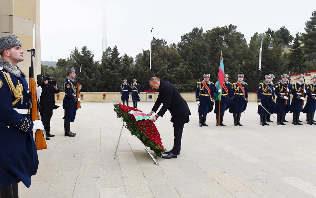 İlham Əliyev Şəhidlər xiyabanını ziyarət etdi
