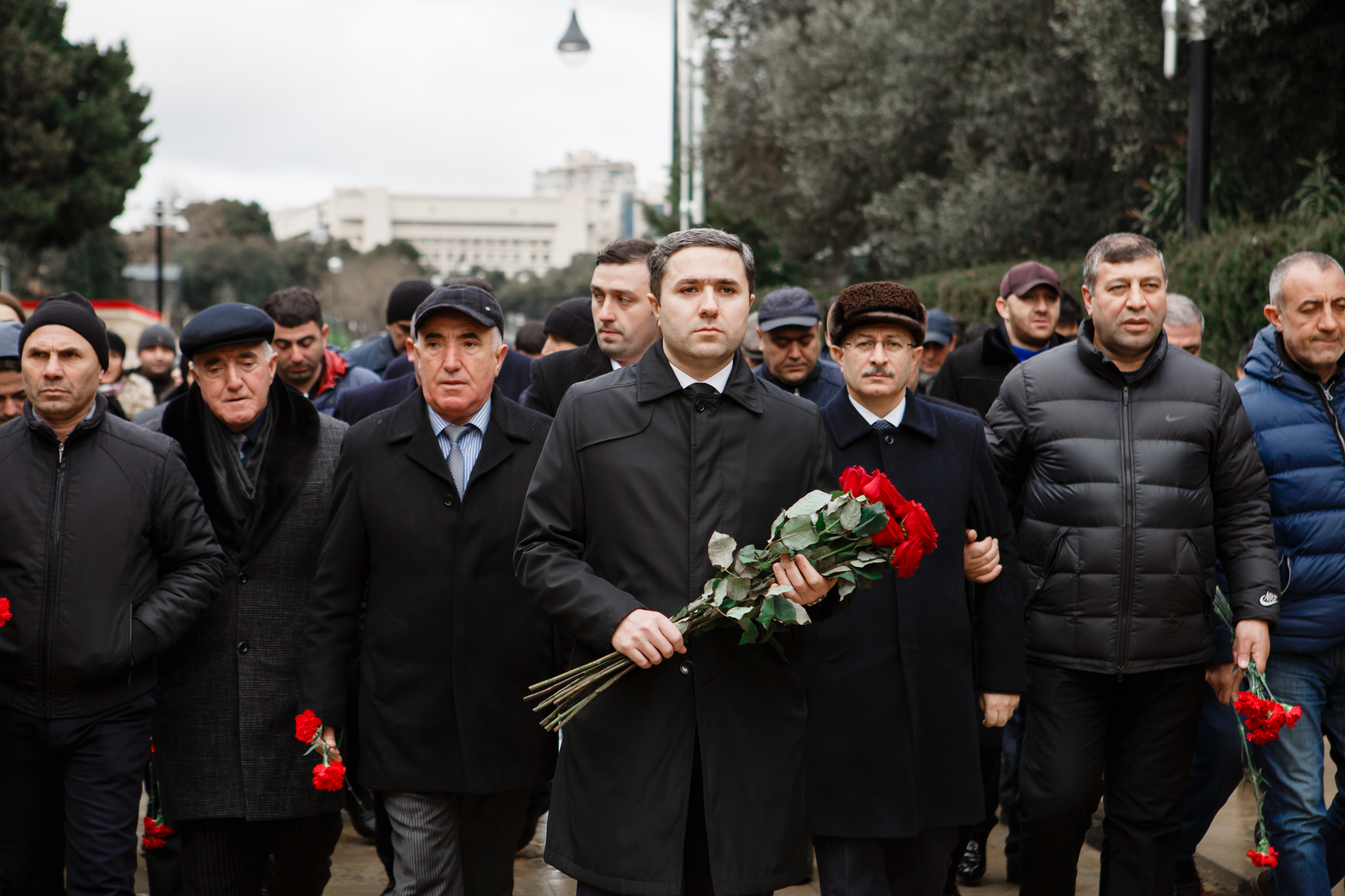 Xaliq Hüseynov qərargah üzvləri ilə Şəhidlər Xiyabanını ziyarət etdi - FOTO - VİDEO