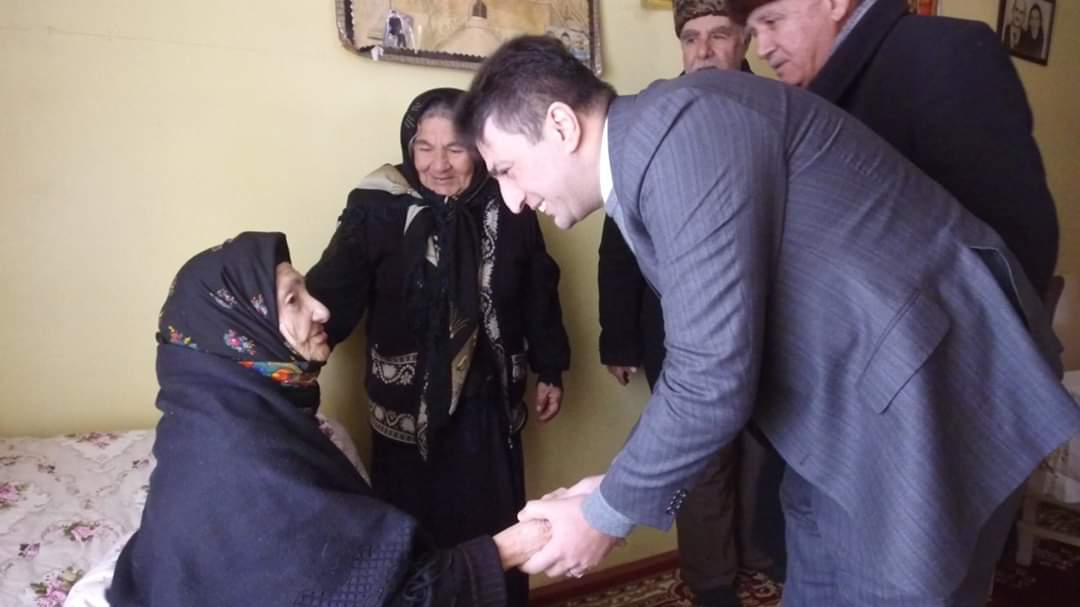 Şahin Seyidzadə: “Bütün seçicilərimə telefon nömrəmi vermişəm, zəng edirlər” - FOTO