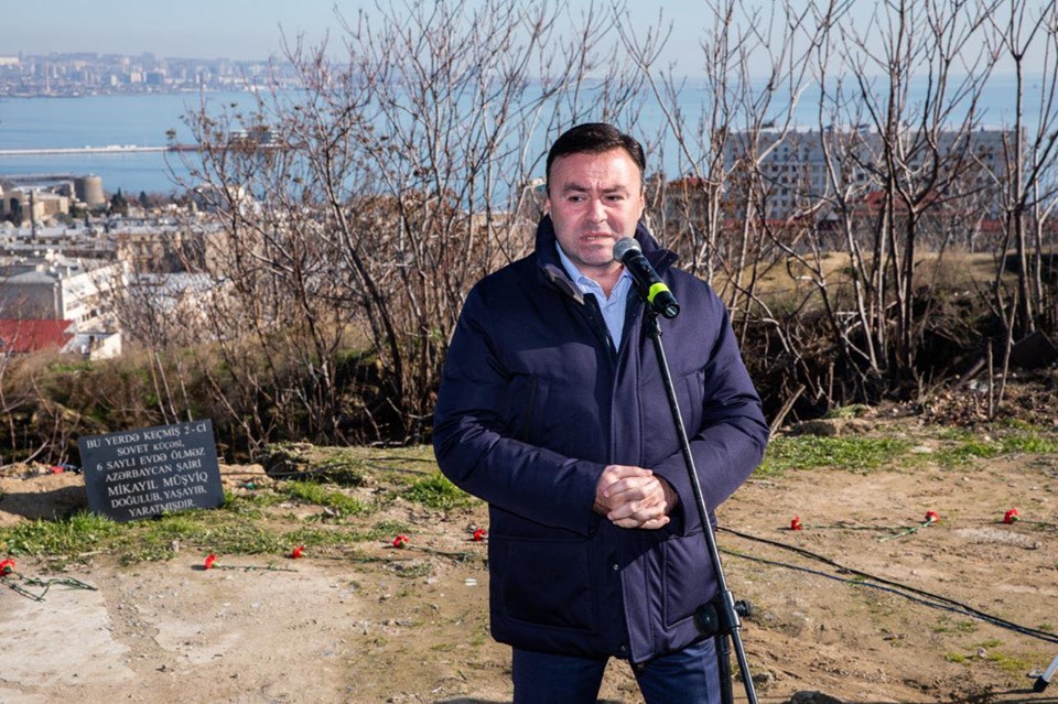 Tanınmış şair Cəlal Qurbanovdan Elnur Allahverdiyevə dəstək - FOTOLAR