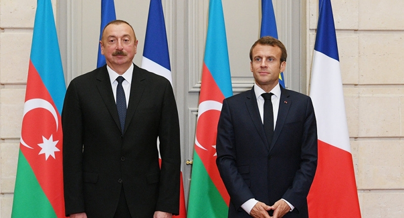 İlham Əliyev Fransa prezidenti ilə Qarabağ münaqişəsini müzakirə etdi