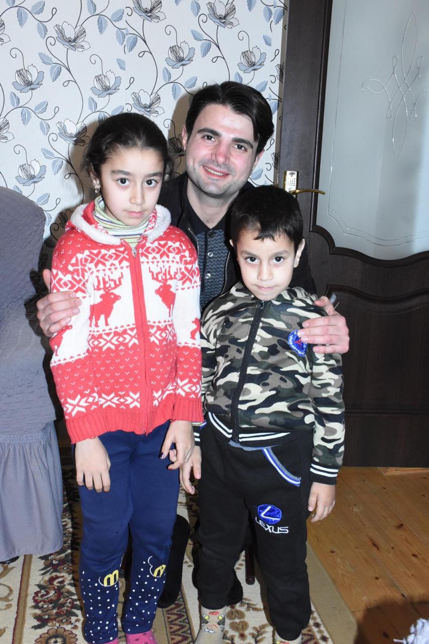 Daha güclü Azərbaycan naminə çalışan Qasım İbrahimov şəhid ailəsi ilə görüş keçirib - FOTOLAR