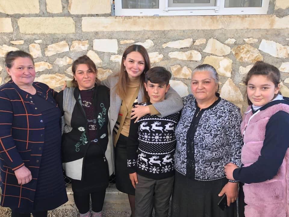Qənirə Paşayeva Düz Qırıqlı kəndində sakinlərlə görüşüb - FOTOLAR