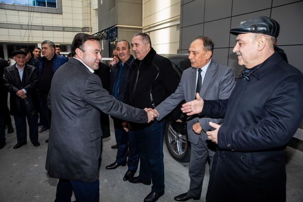 Elnur Allahverdiyev seçiciləri ilə görüşlərini davam etdirir - FOTO