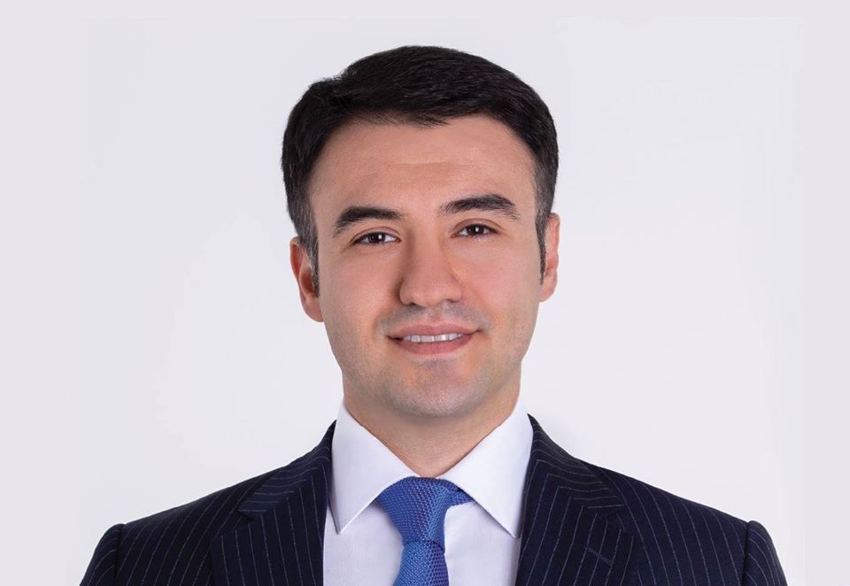 ABŞ və İngiltərə təhsilli 30 yaşlı deputat - Kamal Cəfərov kimdir?