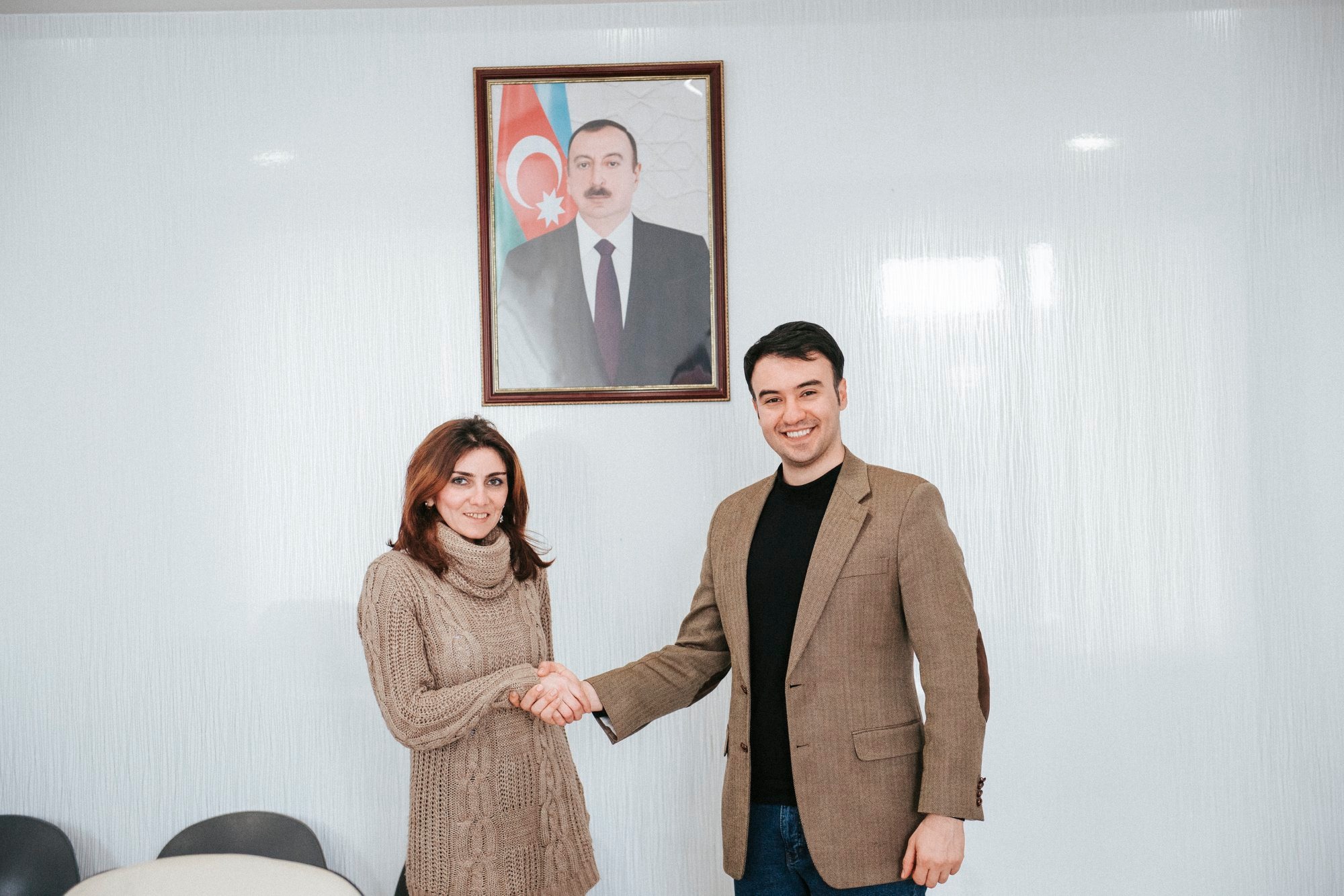 Azərbaycanda daha bir ilk: Məğlub olan namizədlər qaliblə görüşüb, təbrik etdilər