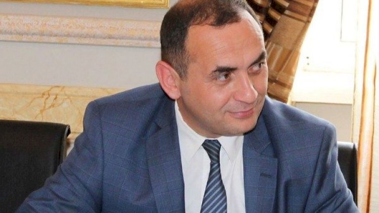 Deputat seçilən rektor nə vaxt istefa verəcək?