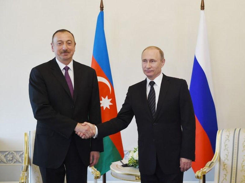 Vladimir Putin Prezident İlham Əliyevi təbrik etdi