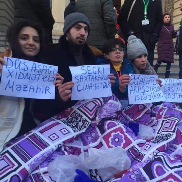 Bir qrup namizəd MSK-nın önündə aksiya keçirdi: “Saxlanılan var” -  DİN-dən açıqlama