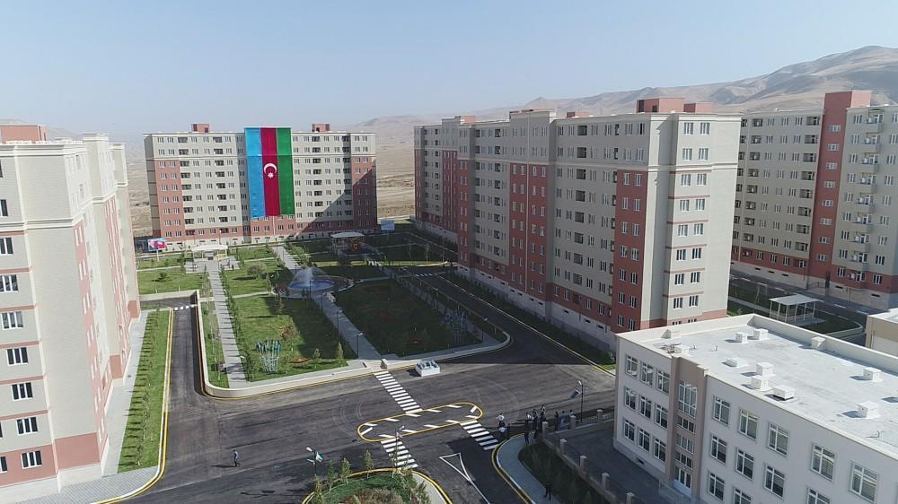 İki universitetin yataqxanası boşaldılır - 1200 ailə köçürüləcək