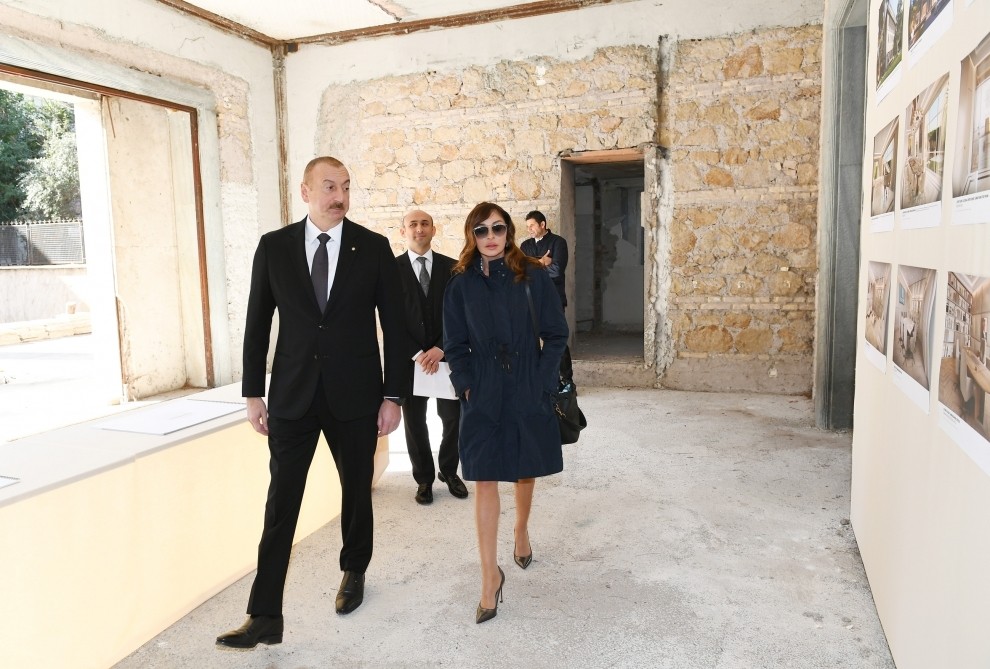 İlham Əliyev və Mehriban Əliyeva Romada Azərbaycan Mədəniyyət Mərkəzi üçün nəzərdə tutulan bina ilə tanış olub - FOTOLAR