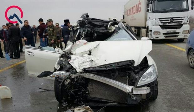 Ucarda ağır yol qəzası: Bir ölü, dörd yaralı