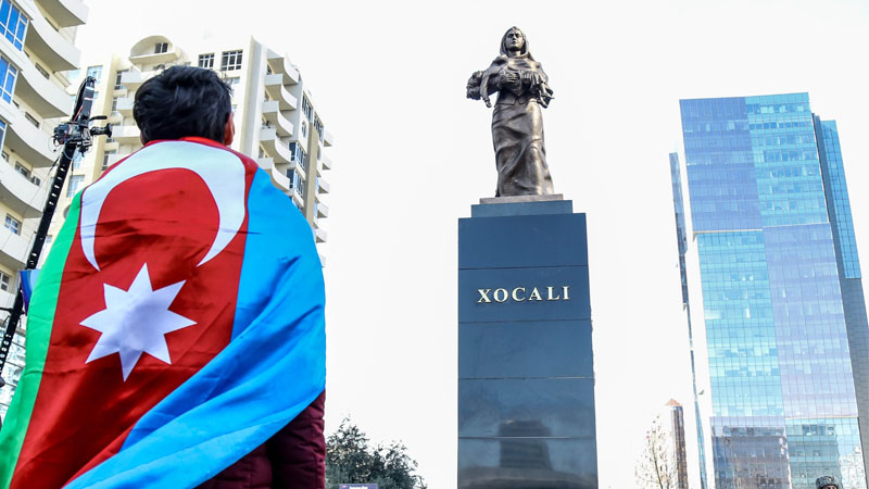 Xocalı soyqırımı qurbanlarının xatirəsi bir dəqiqəlik sükutla yad edildi