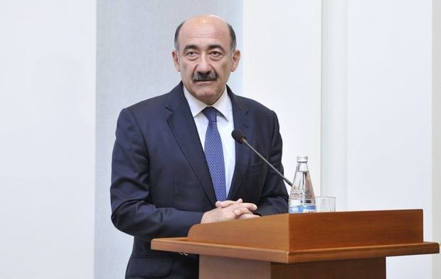 Azərbaycanda daha bir nazir koronavirusdan danışdı
