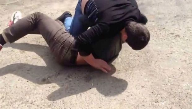 Bakıda məktəblilər arasında dava düşüb: Bıçaqlanan var