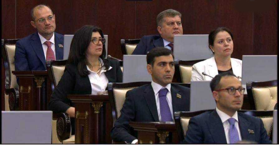 Deputat: Milli Məclisin kresloları həddindən artıq rahatdır