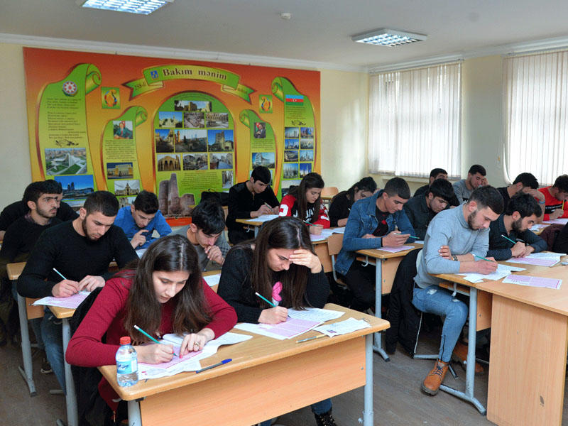 Azərbaycan universitetlərində dərs ili uzadıldı