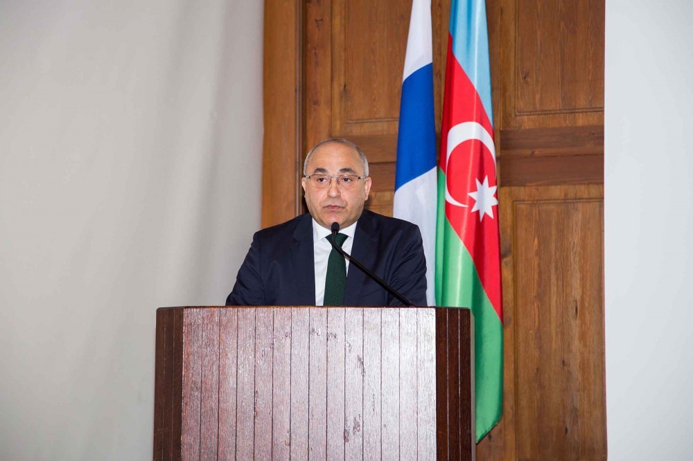 Adış Məmmədov Çexiyaya səfir təyin olundu