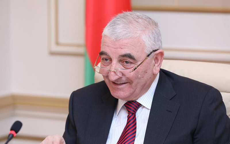 MSK sədri deputatlarla əllə görüşmədi