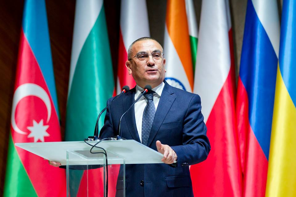 “İcra başçısı rayonun səhifəsində admindir, bütün mesajları özü oxuyur”