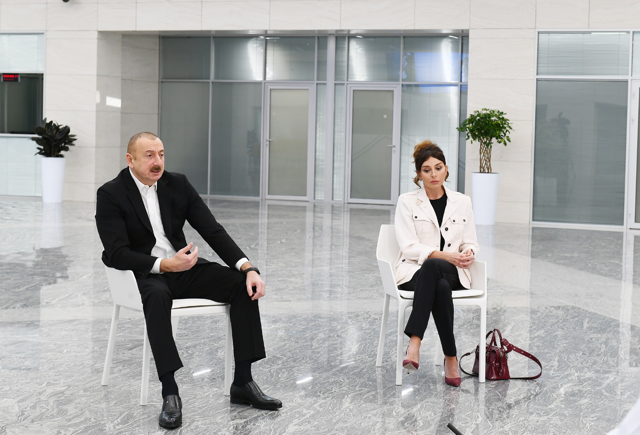 Prezident: "Bu xəstəxana pandemiyaya qarşı mübarizədə əlavə imkanlar yaradacaq"