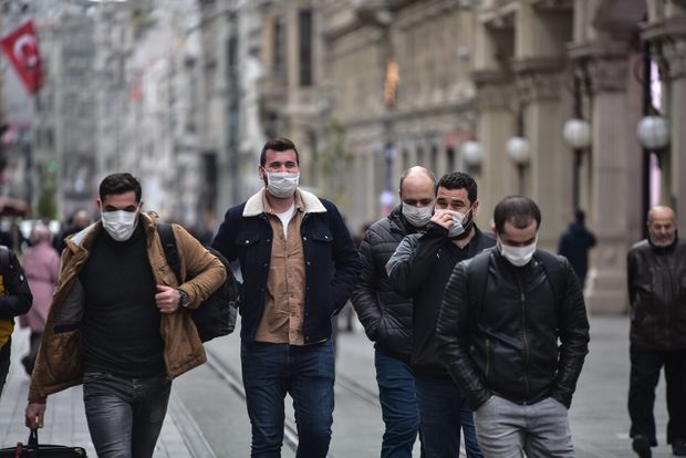 Türkiyə koronavirus vaksininin ilk sınağını keçirdi