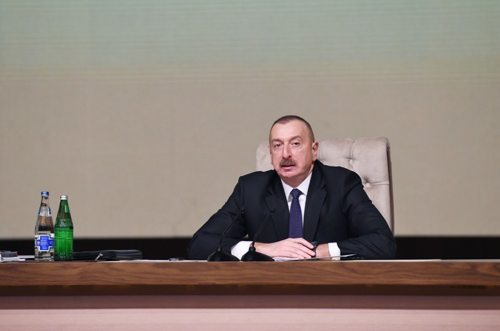 Prezident: "Ölkəmizdə tibbi maska istehsalına başlanılması çox əlamətdar hadisədir"