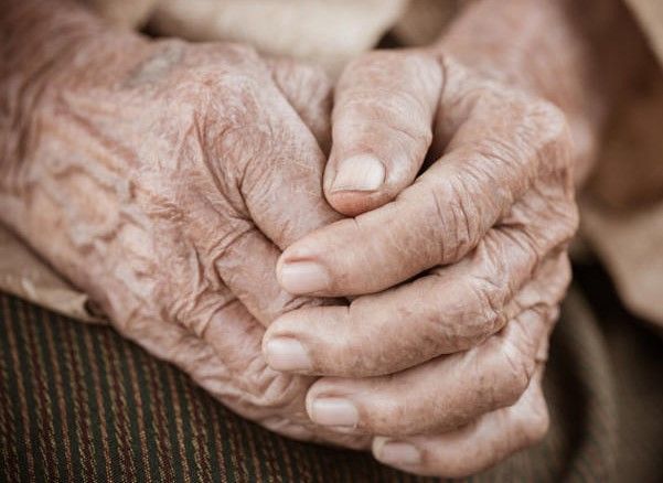Xüsusi karantin rejimində yaşı 65-dən yuxarı şəxslər pensiyalarını belə alacaq