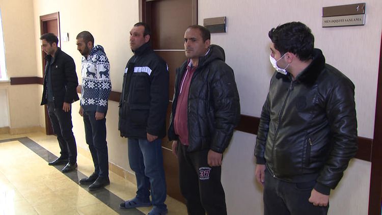 Xeyir-şər evində qumar oynayanda yaxalandılar - FOTO