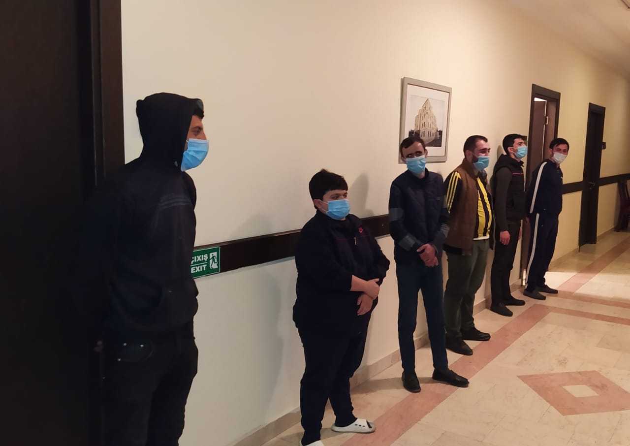 8103-ə yalan mesaj yazaraq futbol oynayan şəxslər cərimələndi