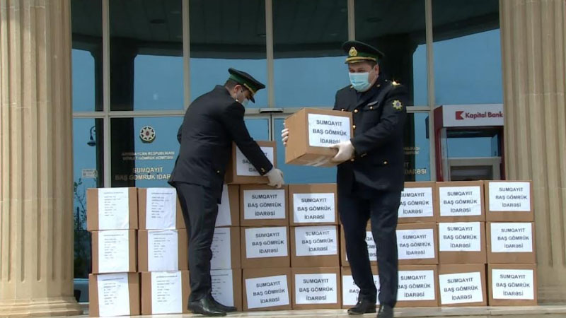 Sumqayıt Baş Gömrük İdarəsi 100 ailəyə yardım payladı - FOTOLAR