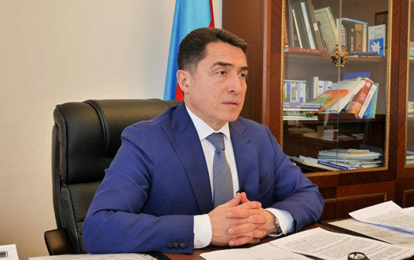 “Özünün məişət problemlərinə görə sabitliyi pozmağa çalışır” - Əli Hüseynli