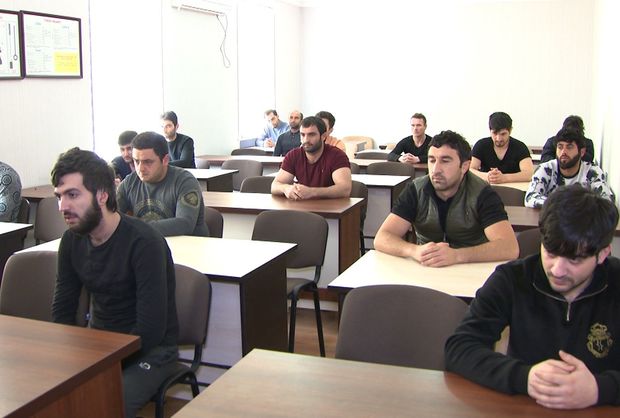 Xüsusi karantin rejimini pozaraq, həbs edilənlərlə görüş keçirildi - FOTO