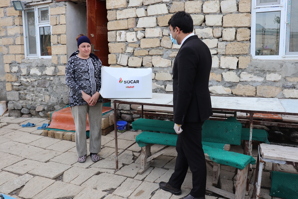 SOCAR Naftalanda yaşayan aztəminatlı ailələrə dəstək oldu - FOTOLAR