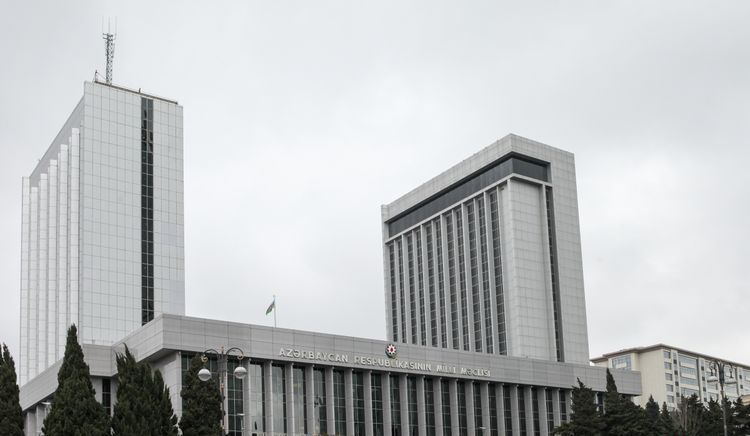 Vergi orqanlarının vəzifəli şəxslərinə məzuniyyətə çıxarkən müavinət ödəniləcək