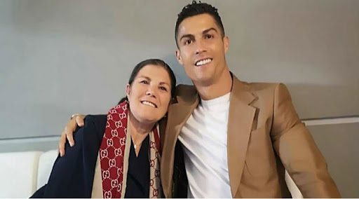 Ronaldo anasına 100 min avroluq avtomobil hədiyyə etdi - FOTO